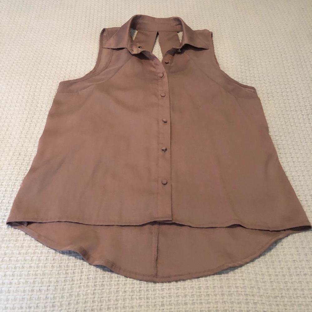 Sleeveless button up shirt from 2b Bebe
